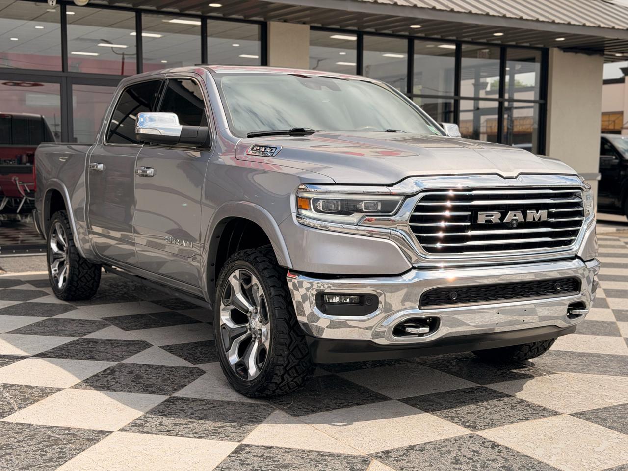 RAM 1500 Laramie Longhorn Crew Cab 4WD 2019