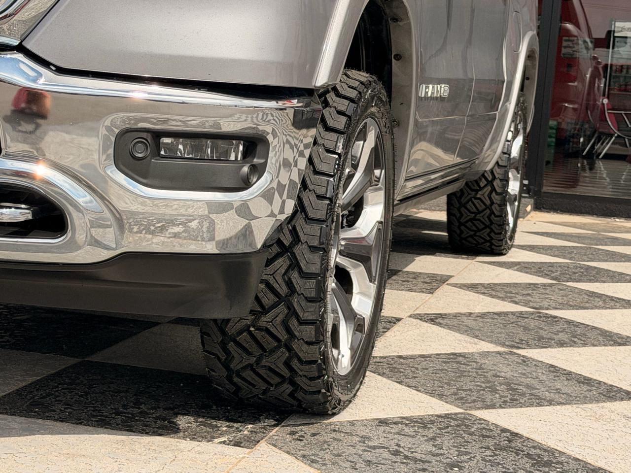 RAM 1500 Laramie Longhorn Crew Cab 4WD 2019