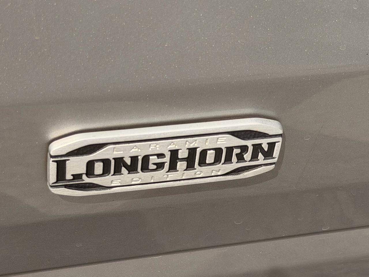 RAM 1500 Laramie Longhorn Crew Cab 4WD 2019