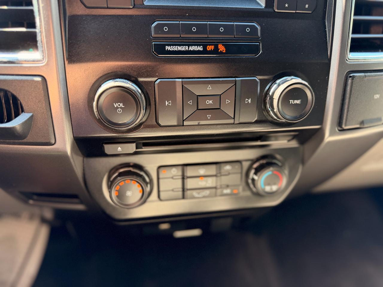 Ford F-150 XLT SuperCrew 2WD 2016