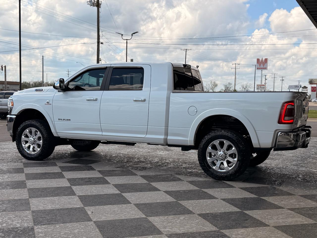 RAM 2500 Laramie Mega Cab 4WD 2022