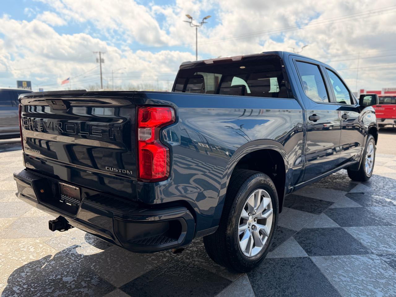 Chevrolet Silverado 1500 Custom Crew Cab 2WD 2021