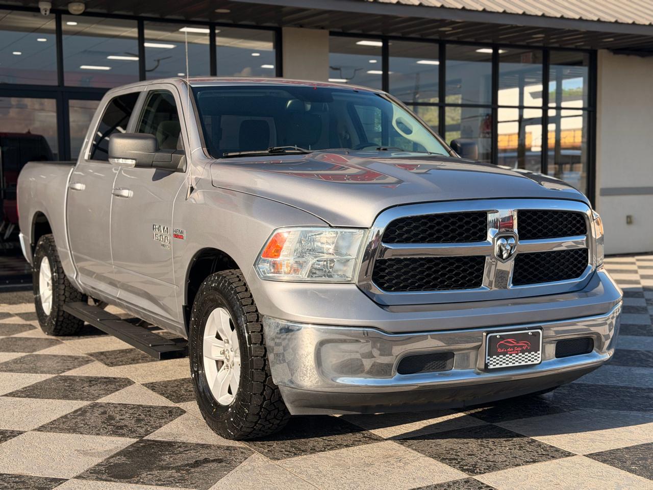 RAM 1500 Classic SLT Crew Cab SWB 4WD 2019
