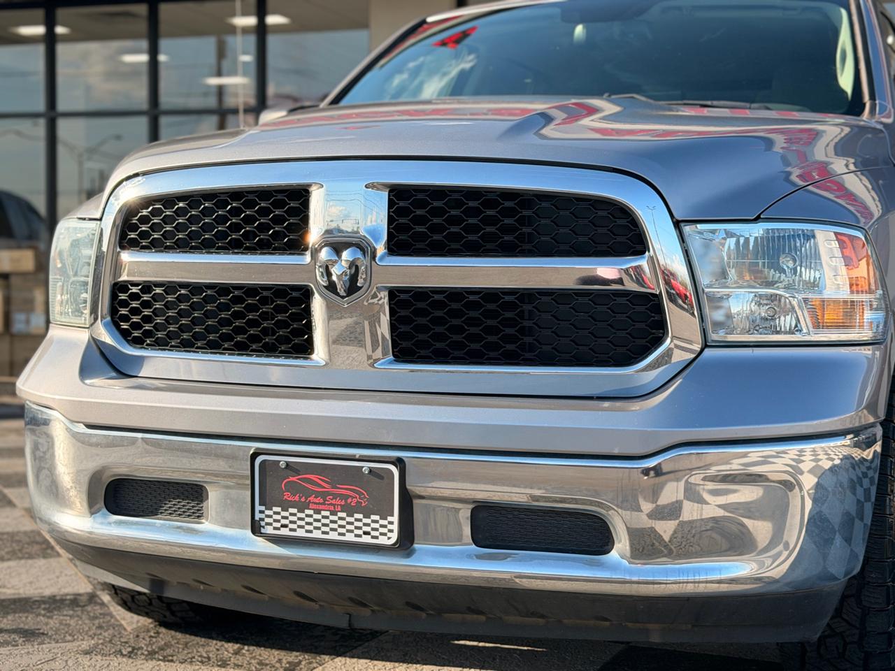 RAM 1500 Classic SLT Crew Cab SWB 4WD 2019