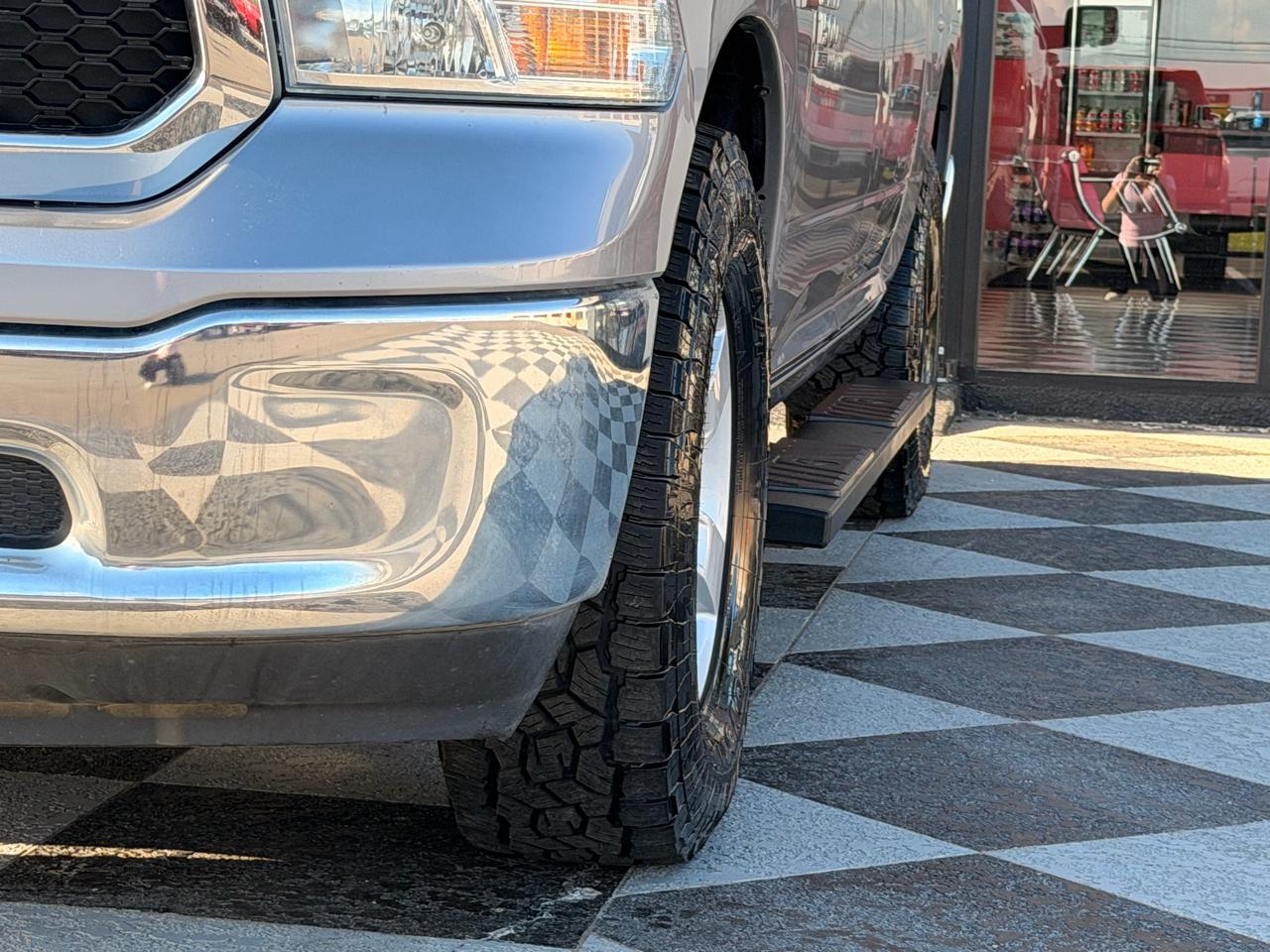 RAM 1500 Classic SLT Crew Cab SWB 4WD 2019