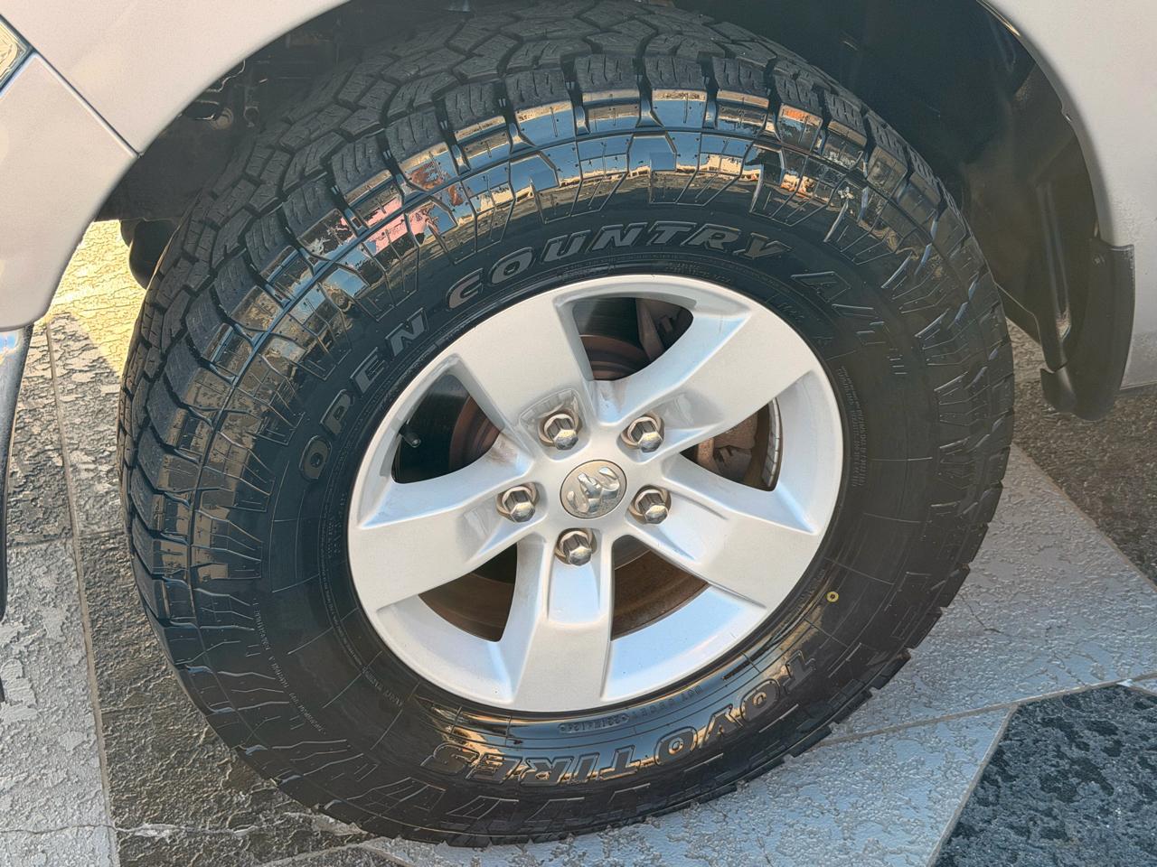 RAM 1500 Classic SLT Crew Cab SWB 4WD 2019