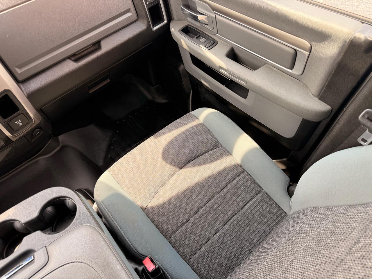 RAM 1500 Classic SLT Crew Cab SWB 4WD 2019