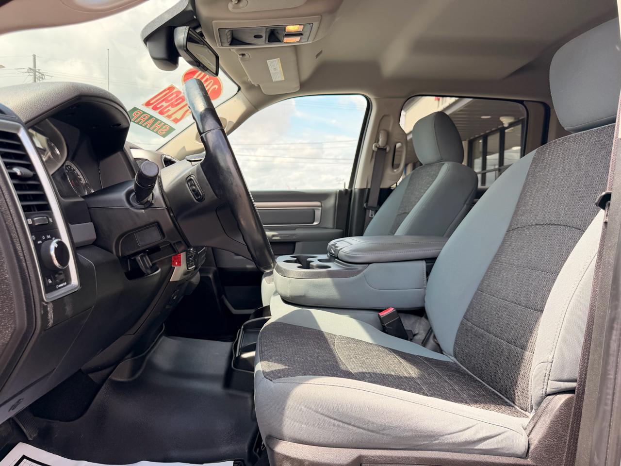 RAM 1500 Classic SLT Crew Cab SWB 4WD 2019