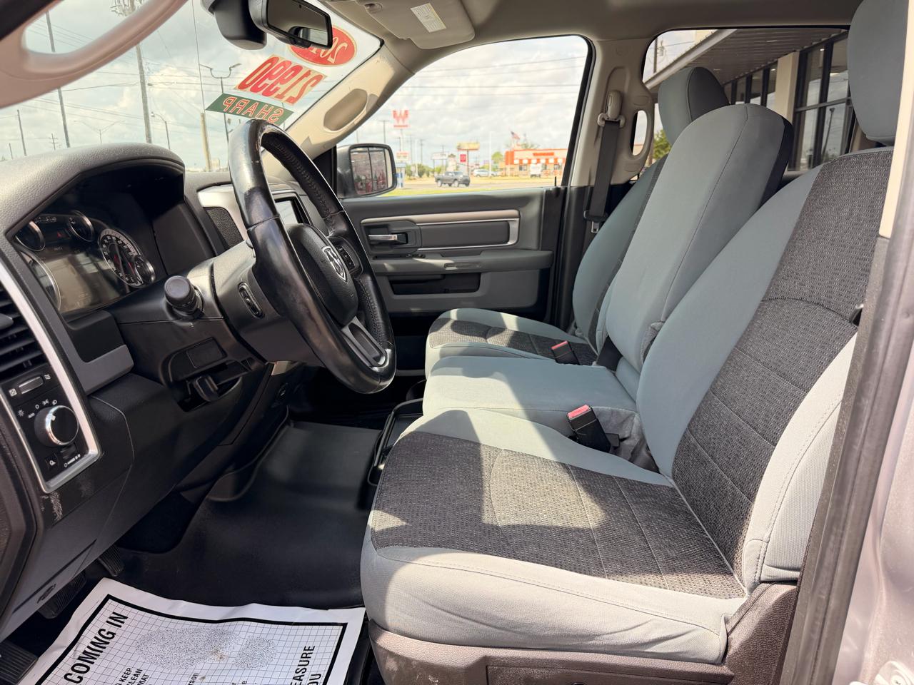 RAM 1500 Classic SLT Crew Cab SWB 4WD 2019