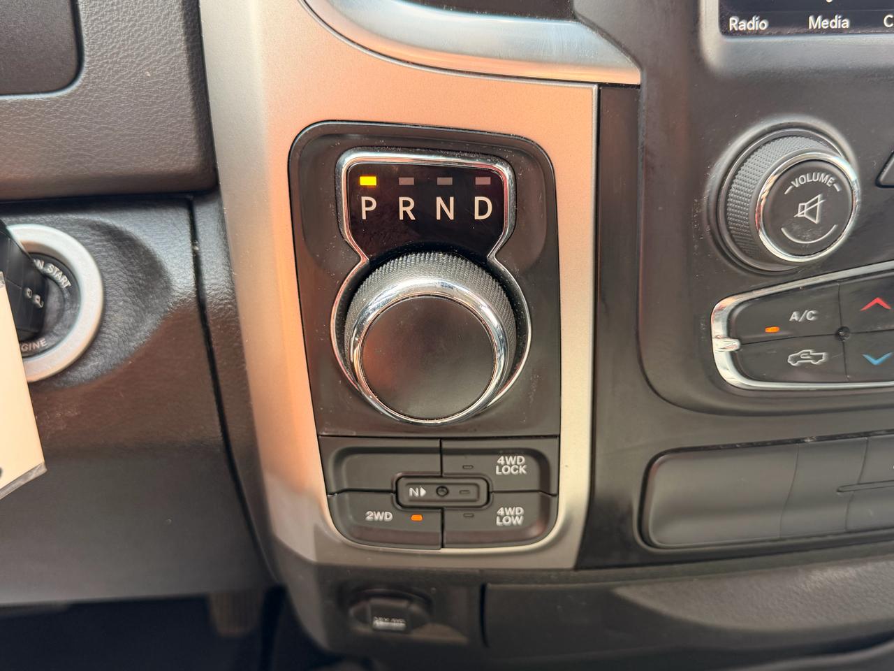 RAM 1500 Classic SLT Crew Cab SWB 4WD 2019