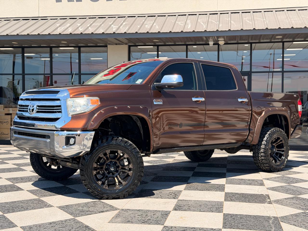 Toyota Tundra Platinum CrewMax 5.7L FFV 4WD 2017