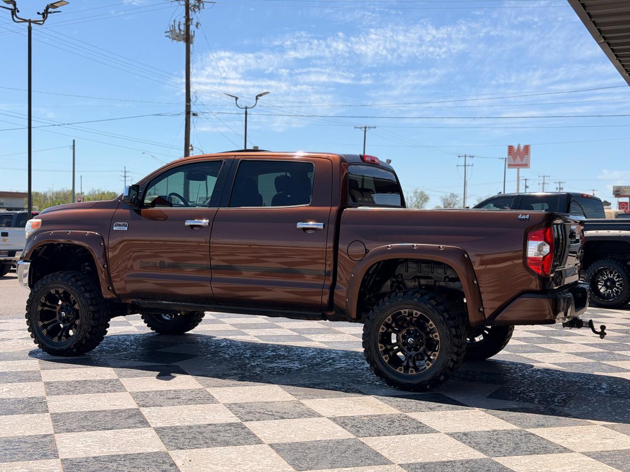 Toyota Tundra Platinum CrewMax 5.7L FFV 4WD 2017