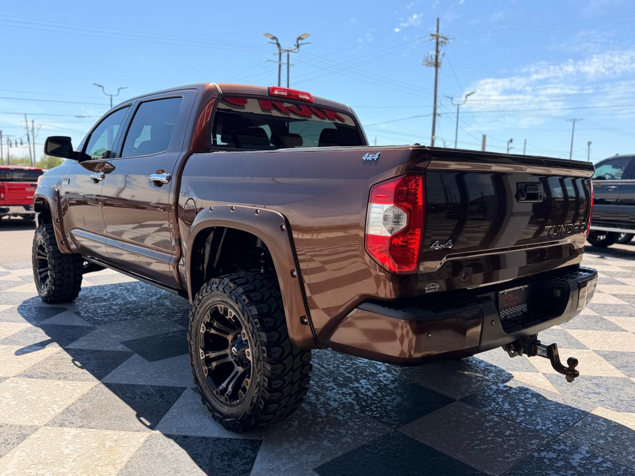 Toyota Tundra Platinum CrewMax 5.7L FFV 4WD 2017