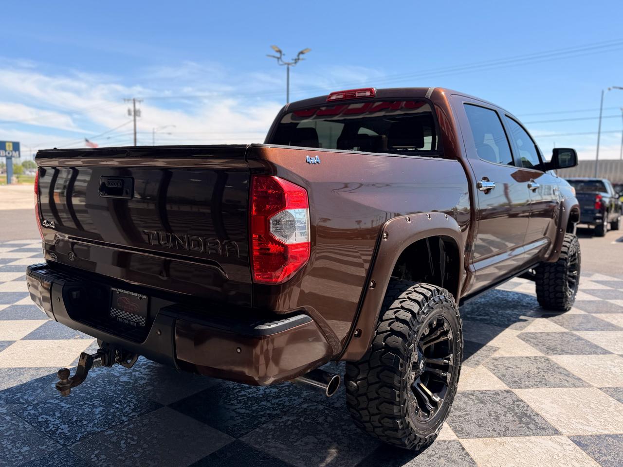 Toyota Tundra Platinum CrewMax 5.7L FFV 4WD 2017