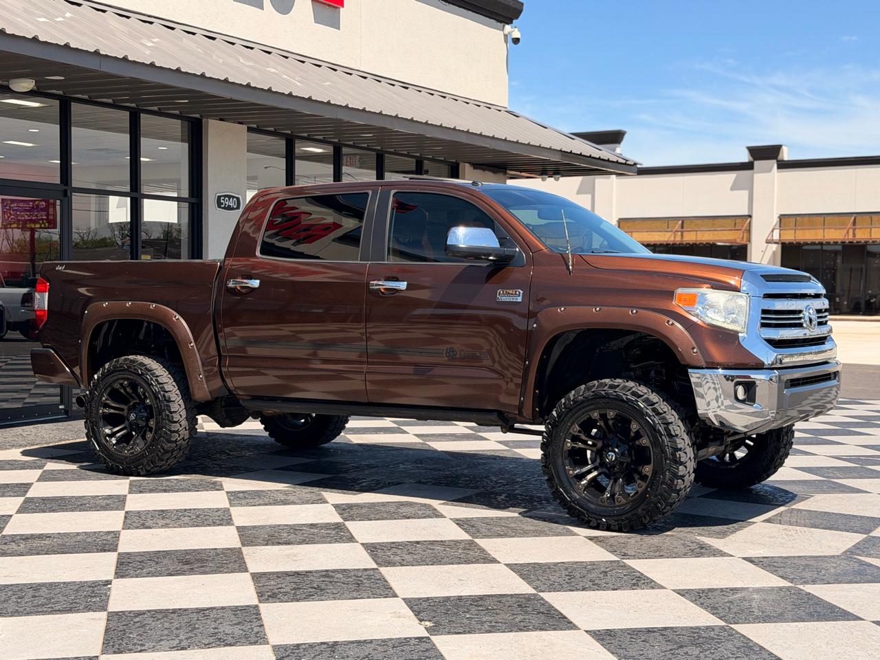 Toyota Tundra Platinum CrewMax 5.7L FFV 4WD 2017