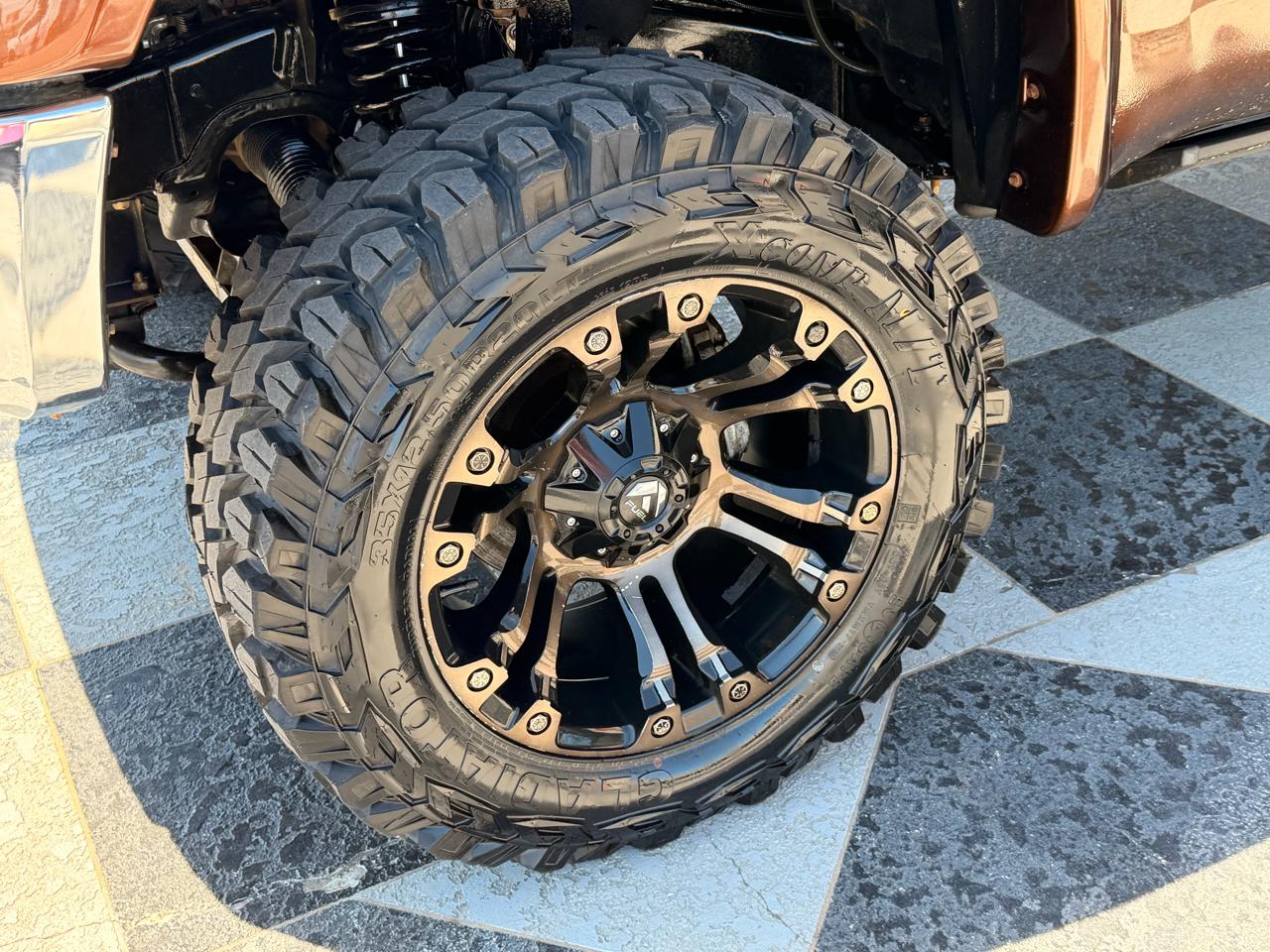 Toyota Tundra Platinum CrewMax 5.7L FFV 4WD 2017