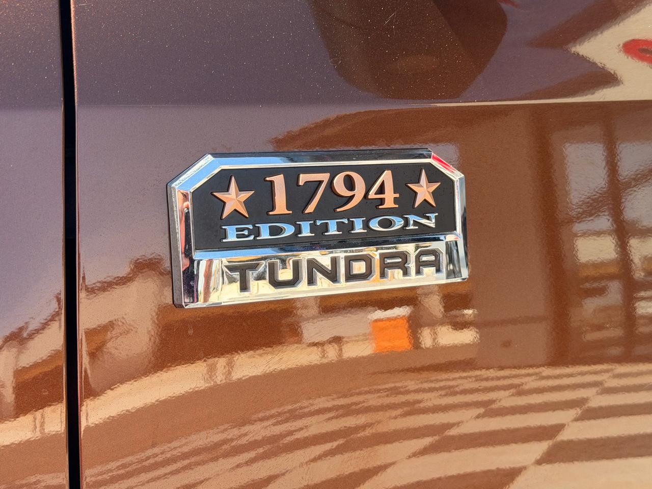 Toyota Tundra Platinum CrewMax 5.7L FFV 4WD 2017