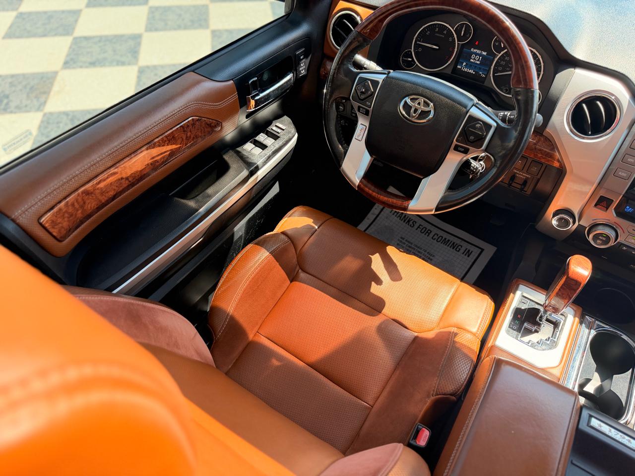 Toyota Tundra Platinum CrewMax 5.7L FFV 4WD 2017