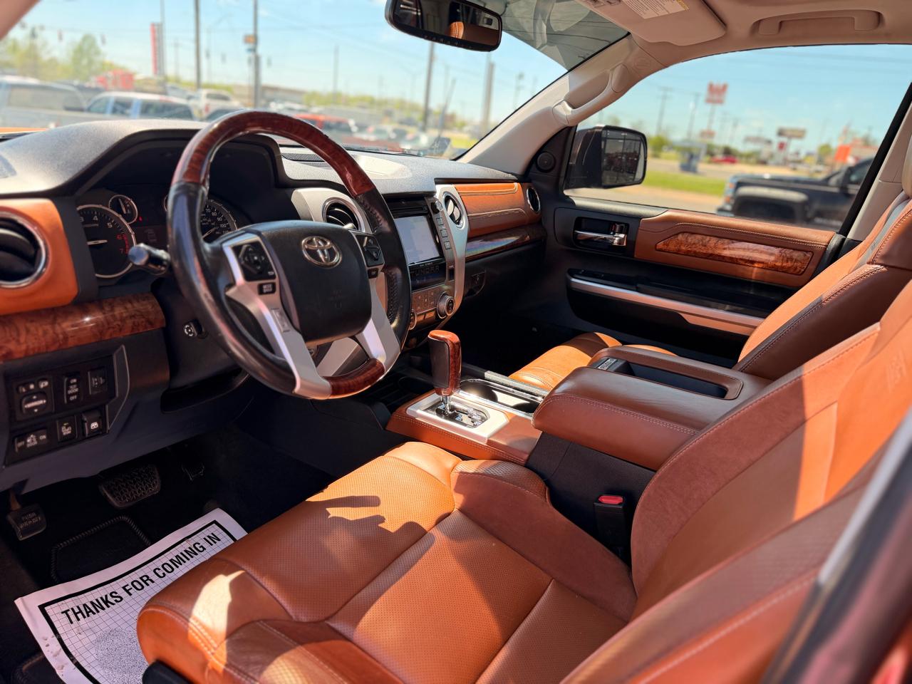 Toyota Tundra Platinum CrewMax 5.7L FFV 4WD 2017