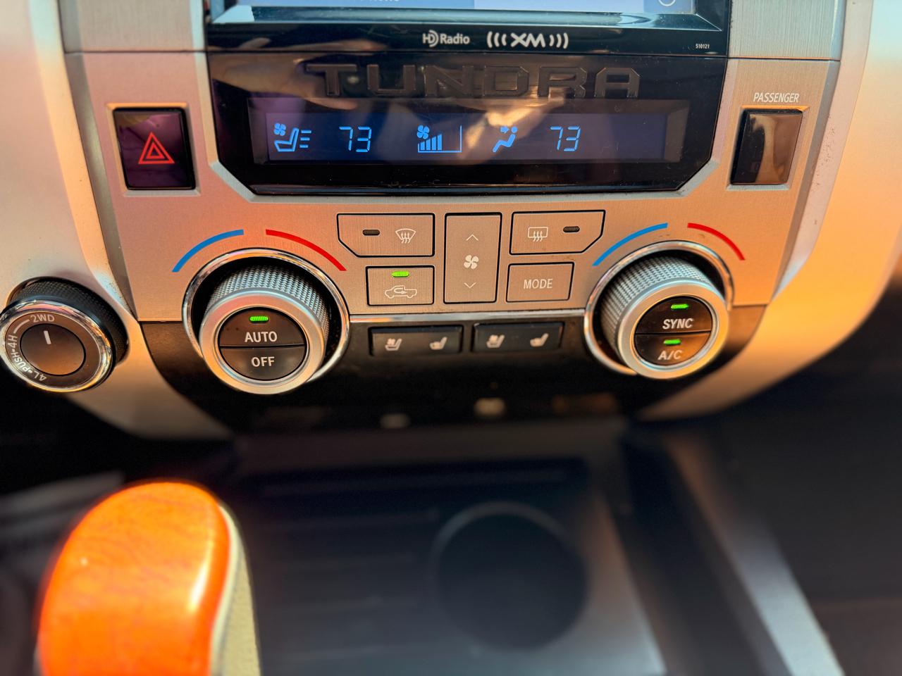 Toyota Tundra Platinum CrewMax 5.7L FFV 4WD 2017