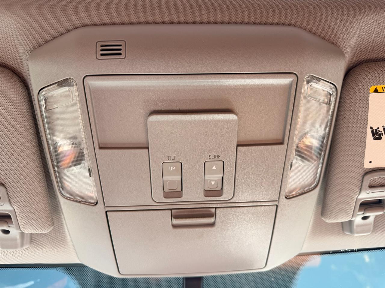 Toyota Tundra Platinum CrewMax 5.7L FFV 4WD 2017