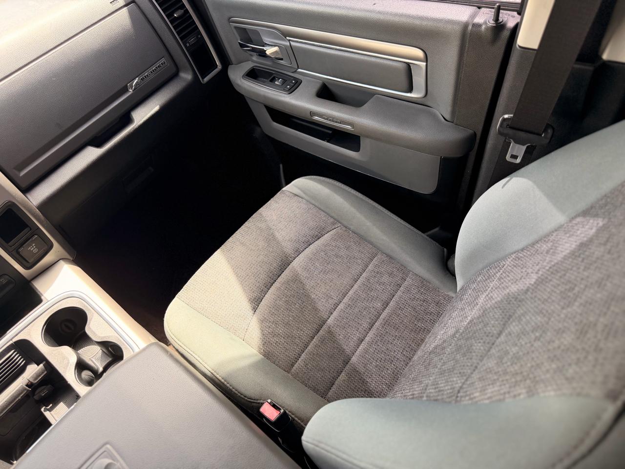 RAM 1500 Big Horn Crew Cab 2WD SWB 2016