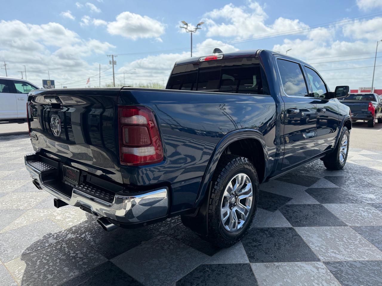 RAM 1500 Laramie Longhorn Crew Cab 4WD 2019