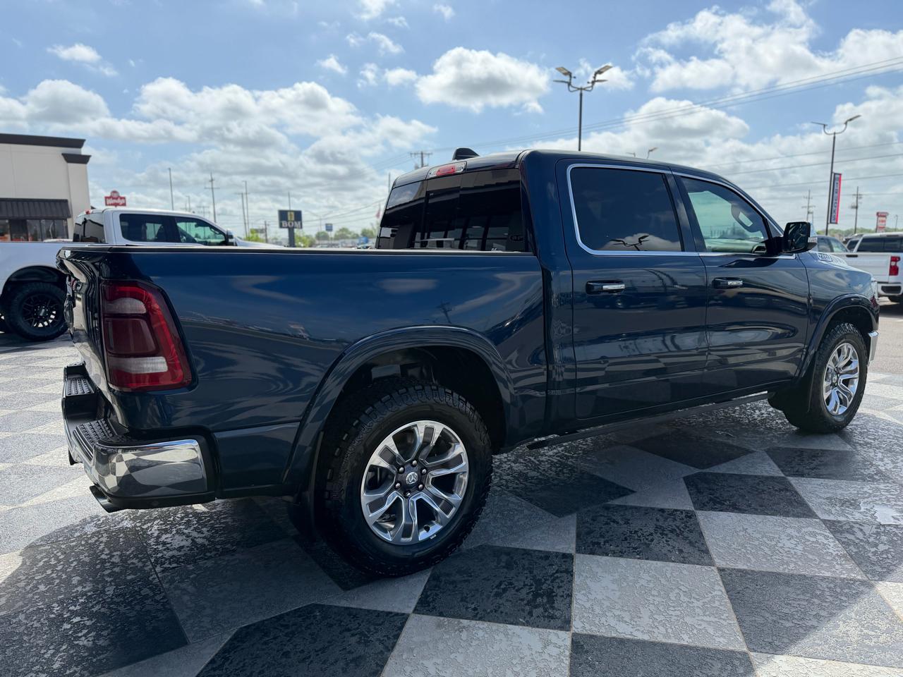 RAM 1500 Laramie Longhorn Crew Cab 4WD 2019