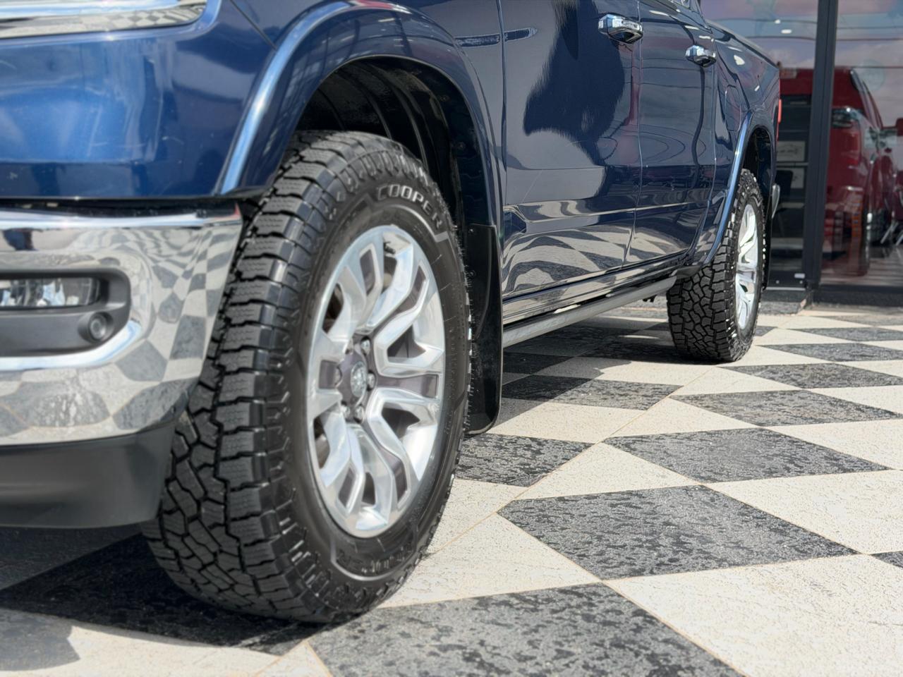 RAM 1500 Laramie Longhorn Crew Cab 4WD 2019