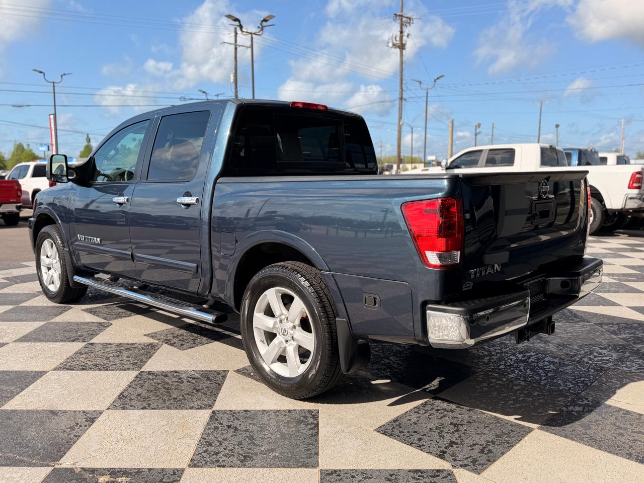 Nissan Titan SL Crew Cab 2WD 2015
