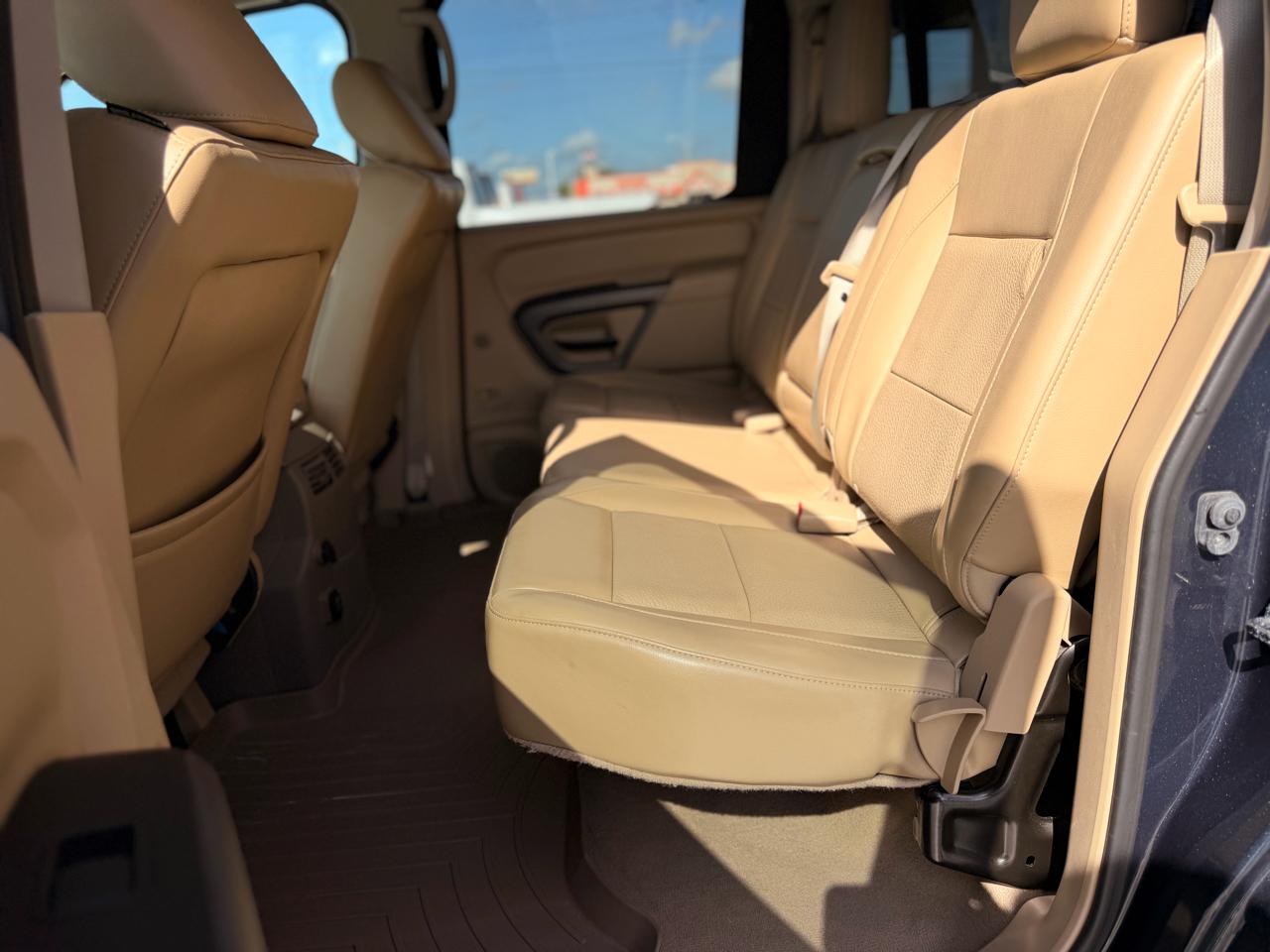 Nissan Titan SL Crew Cab 2WD 2015