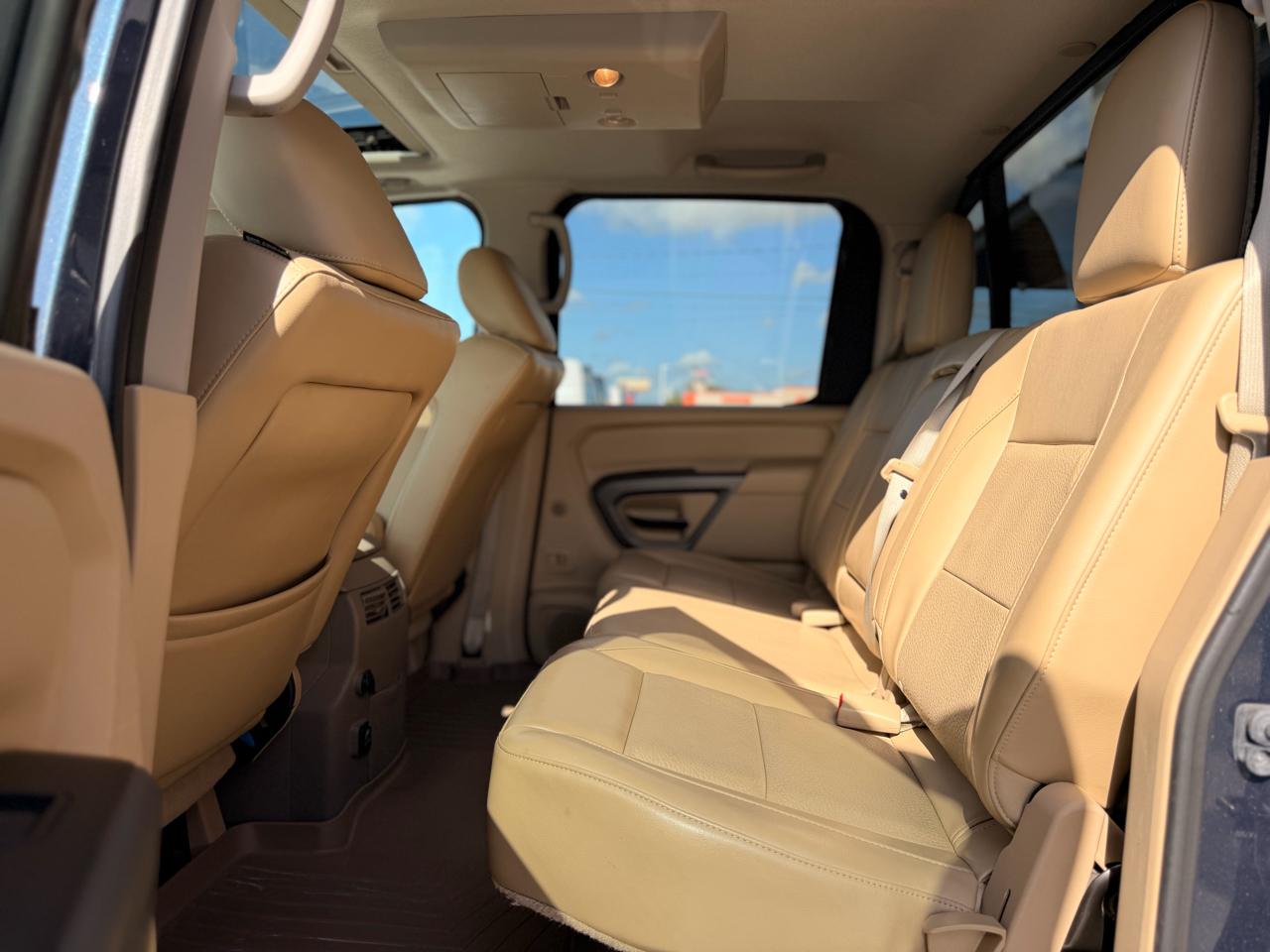 Nissan Titan SL Crew Cab 2WD 2015