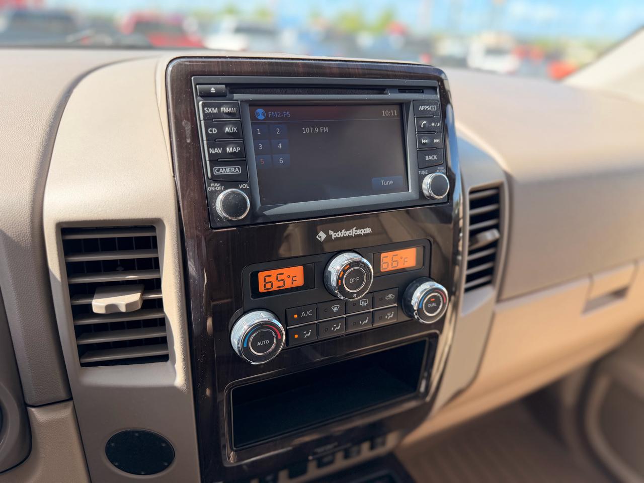 Nissan Titan SL Crew Cab 2WD 2015