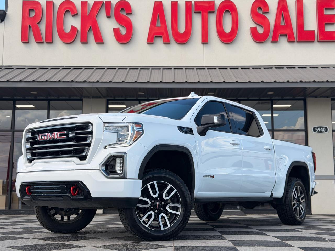 GMC Sierra 1500 AT4 Crew Cab Short Box 4WD 2021