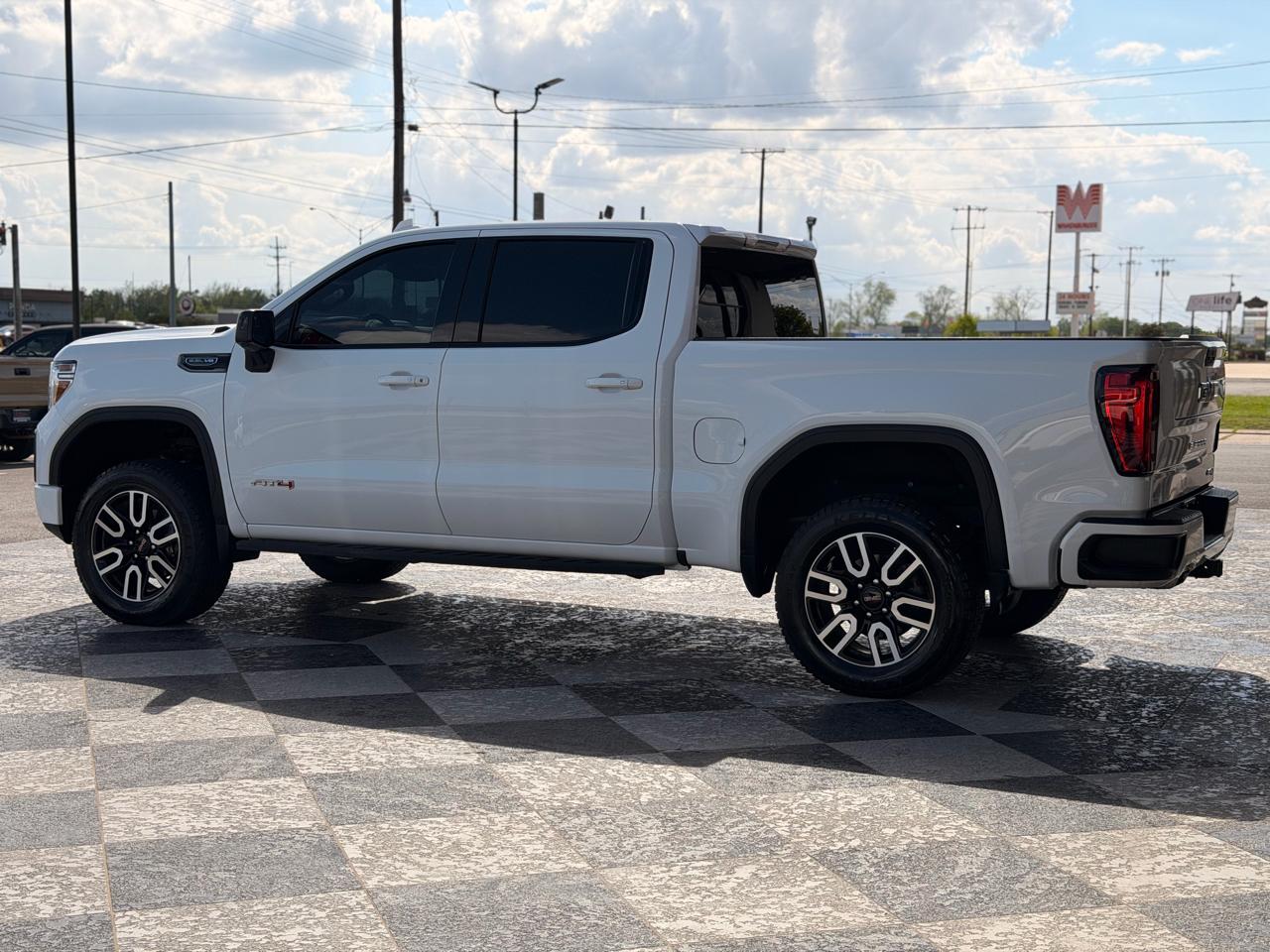 GMC Sierra 1500 AT4 Crew Cab Short Box 4WD 2021