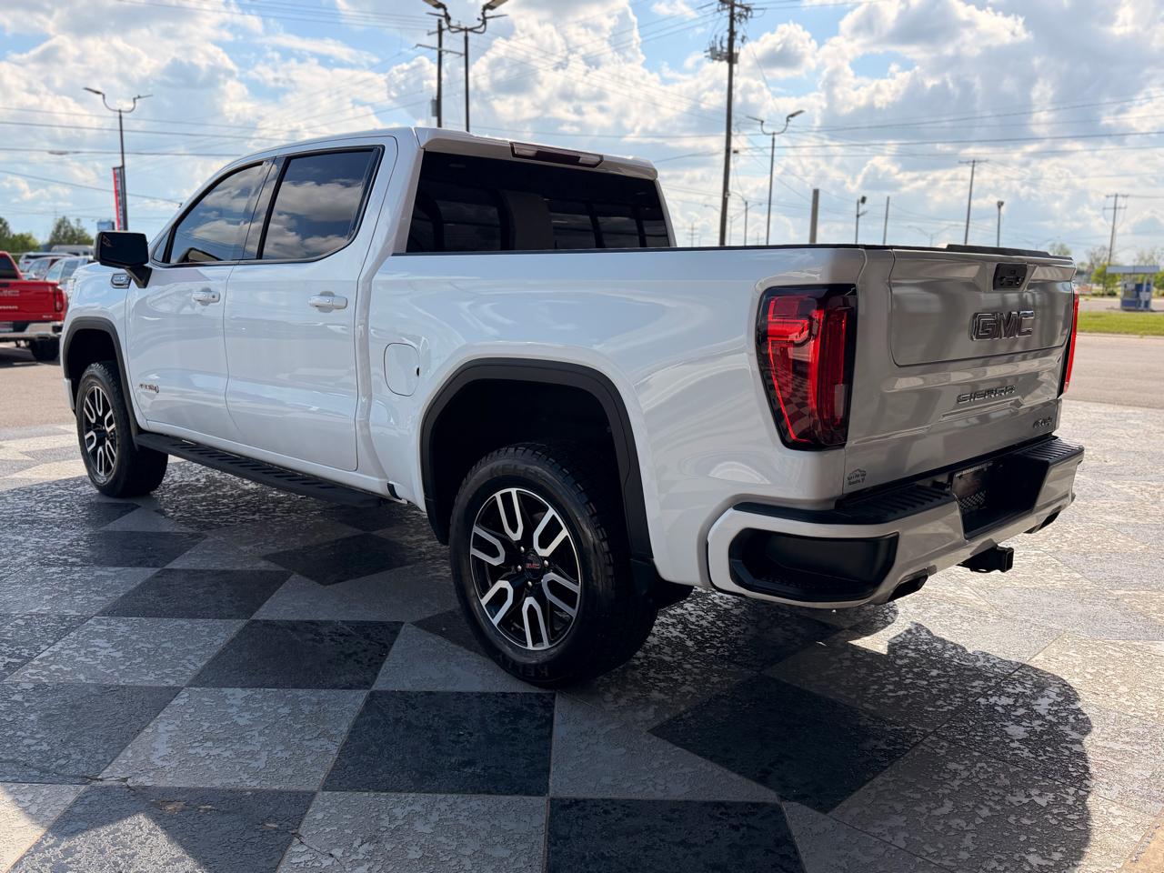 GMC Sierra 1500 AT4 Crew Cab Short Box 4WD 2021