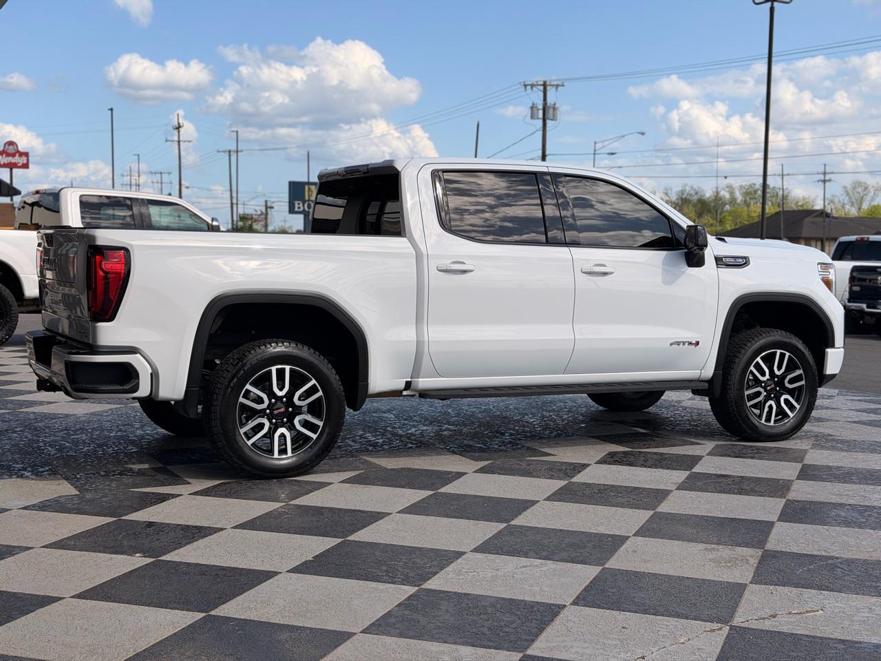 GMC Sierra 1500 AT4 Crew Cab Short Box 4WD 2021