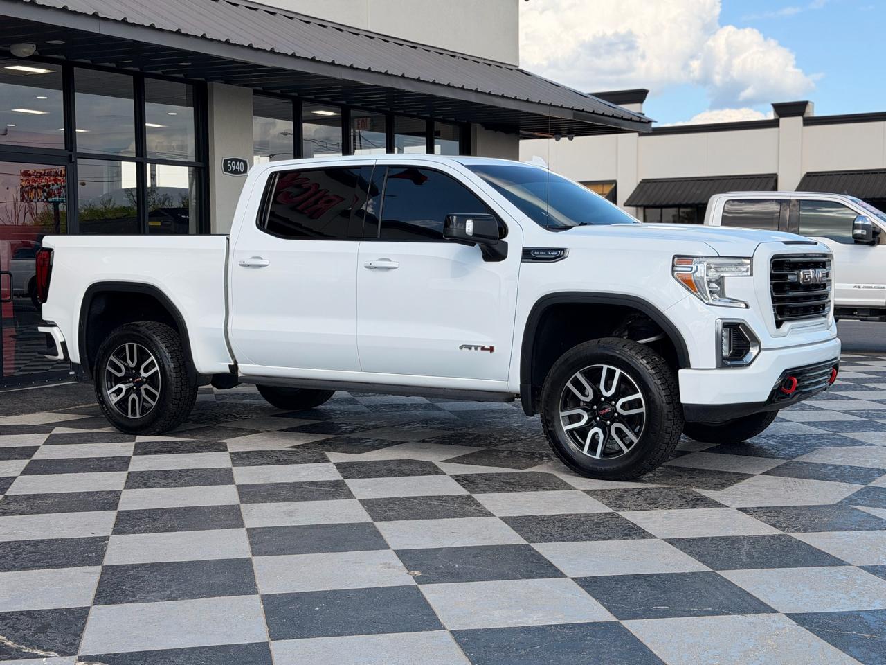 GMC Sierra 1500 AT4 Crew Cab Short Box 4WD 2021