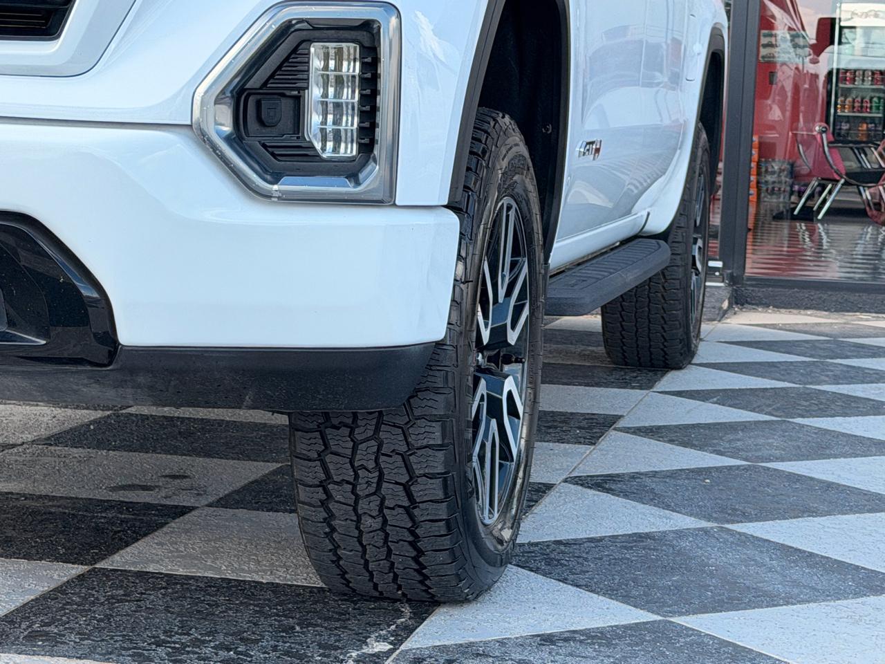 GMC Sierra 1500 AT4 Crew Cab Short Box 4WD 2021