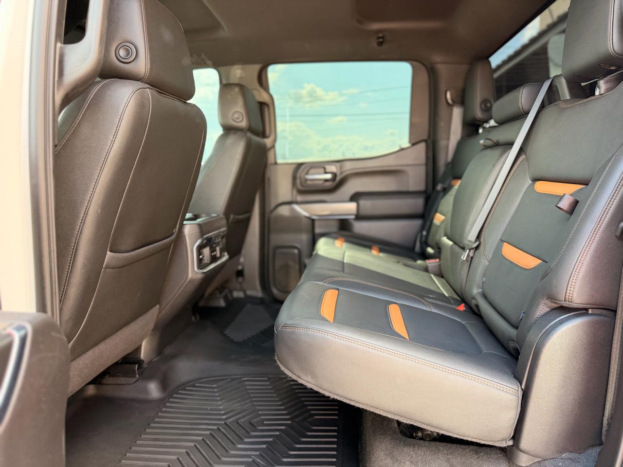 GMC Sierra 1500 AT4 Crew Cab Short Box 4WD 2021