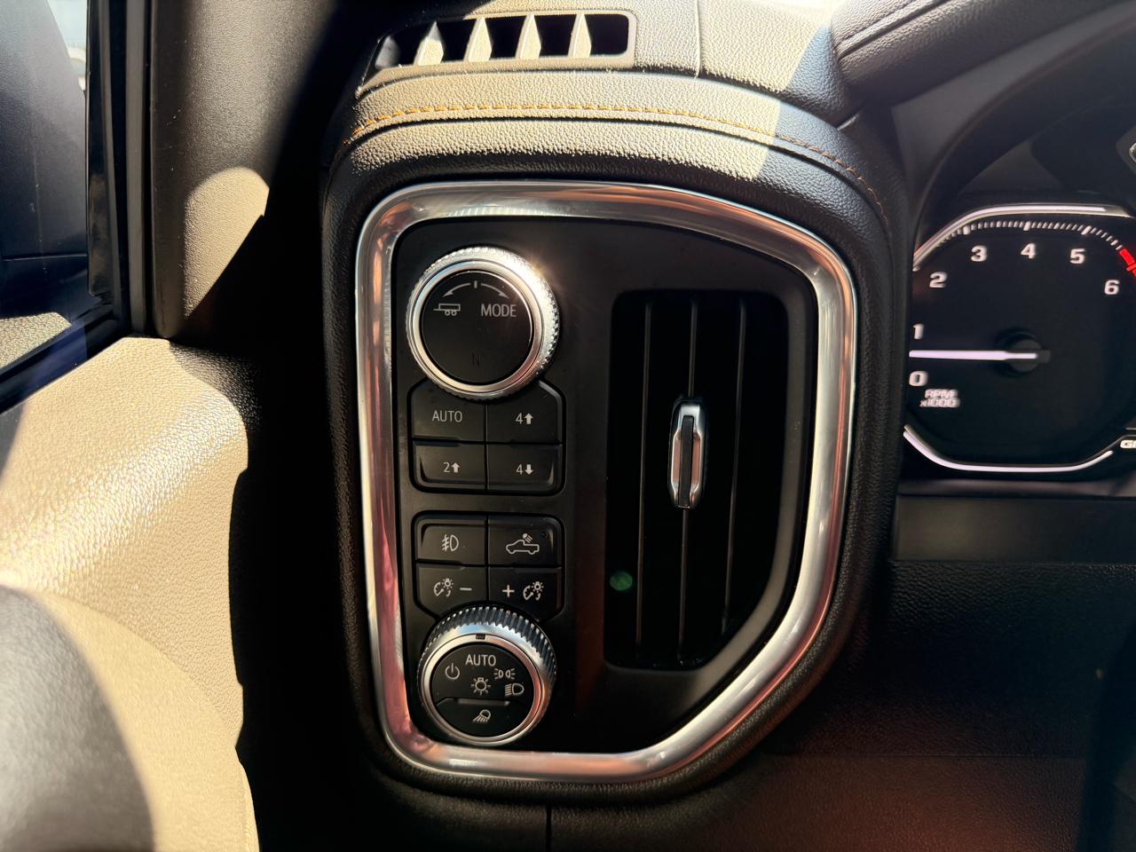 GMC Sierra 1500 AT4 Crew Cab Short Box 4WD 2021