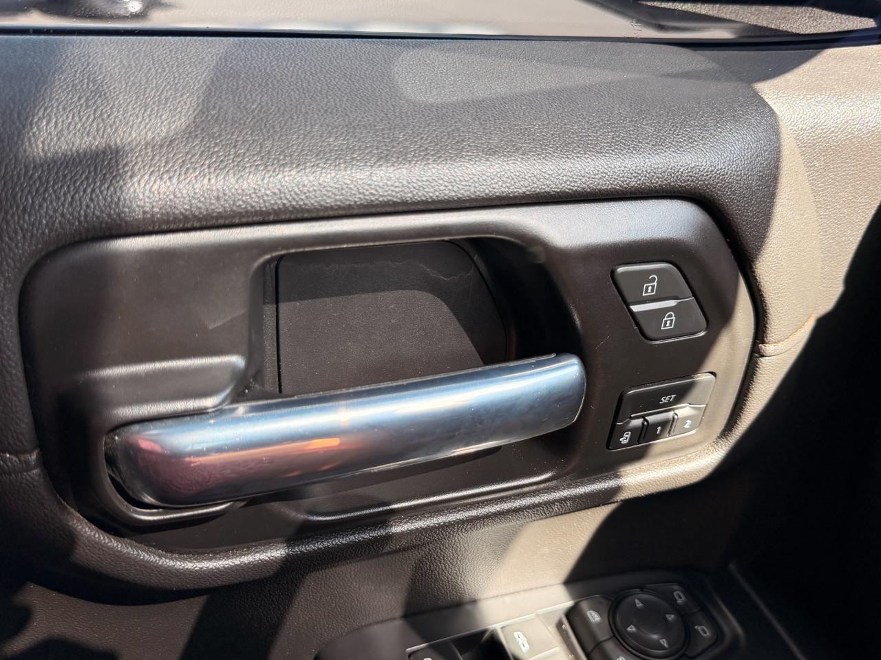 GMC Sierra 1500 AT4 Crew Cab Short Box 4WD 2021