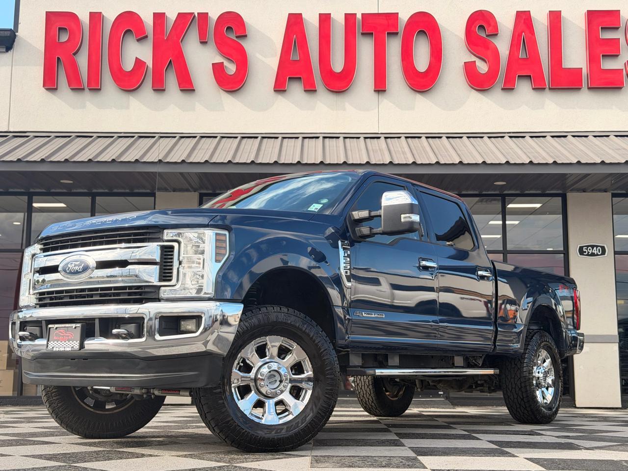 Ford F-250 SD XLT Crew Cab 4WD 2018