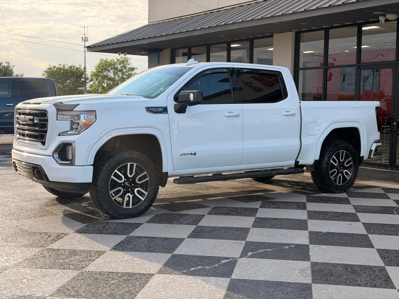 GMC Sierra 1500 AT4 Crew Cab 4WD SWB 2019