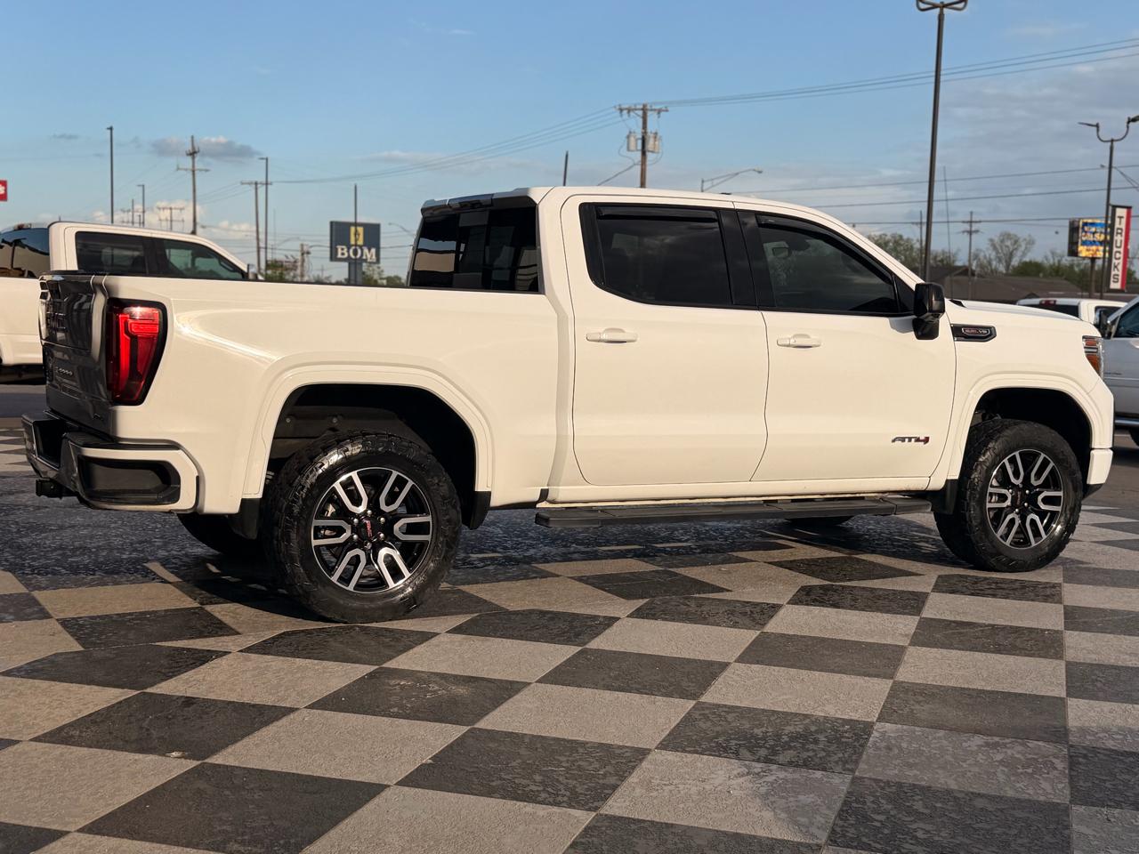 GMC Sierra 1500 AT4 Crew Cab 4WD SWB 2019