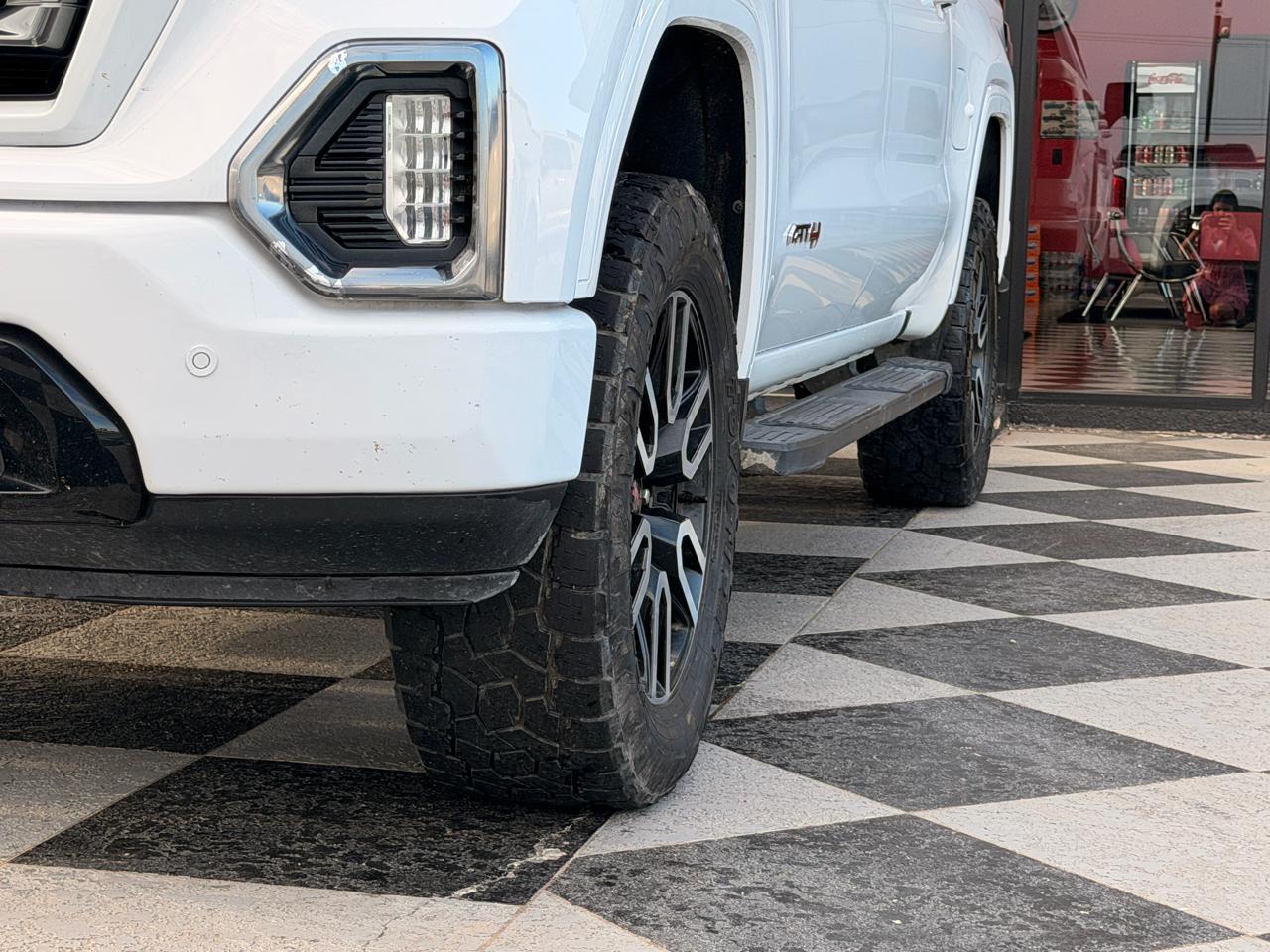 GMC Sierra 1500 AT4 Crew Cab 4WD SWB 2019