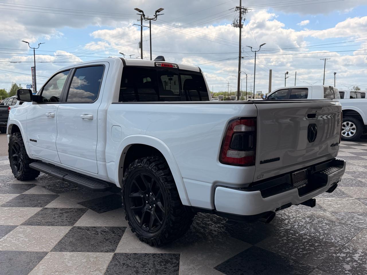 RAM 1500 Laramie Crew Cab SWB 4WD 2022