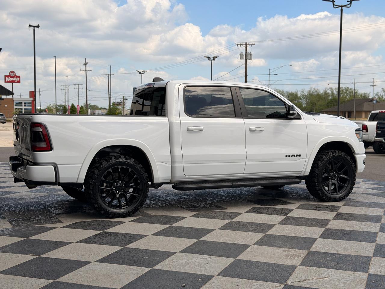 RAM 1500 Laramie Crew Cab SWB 4WD 2022