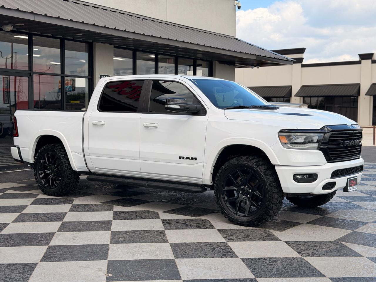 RAM 1500 Laramie Crew Cab SWB 4WD 2022