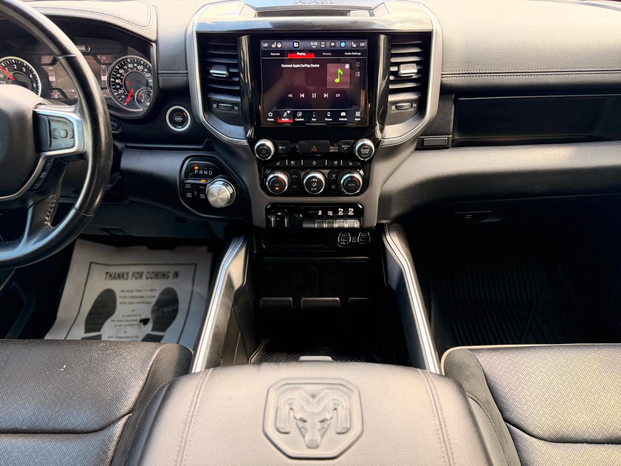 RAM 1500 Laramie Crew Cab SWB 4WD 2022